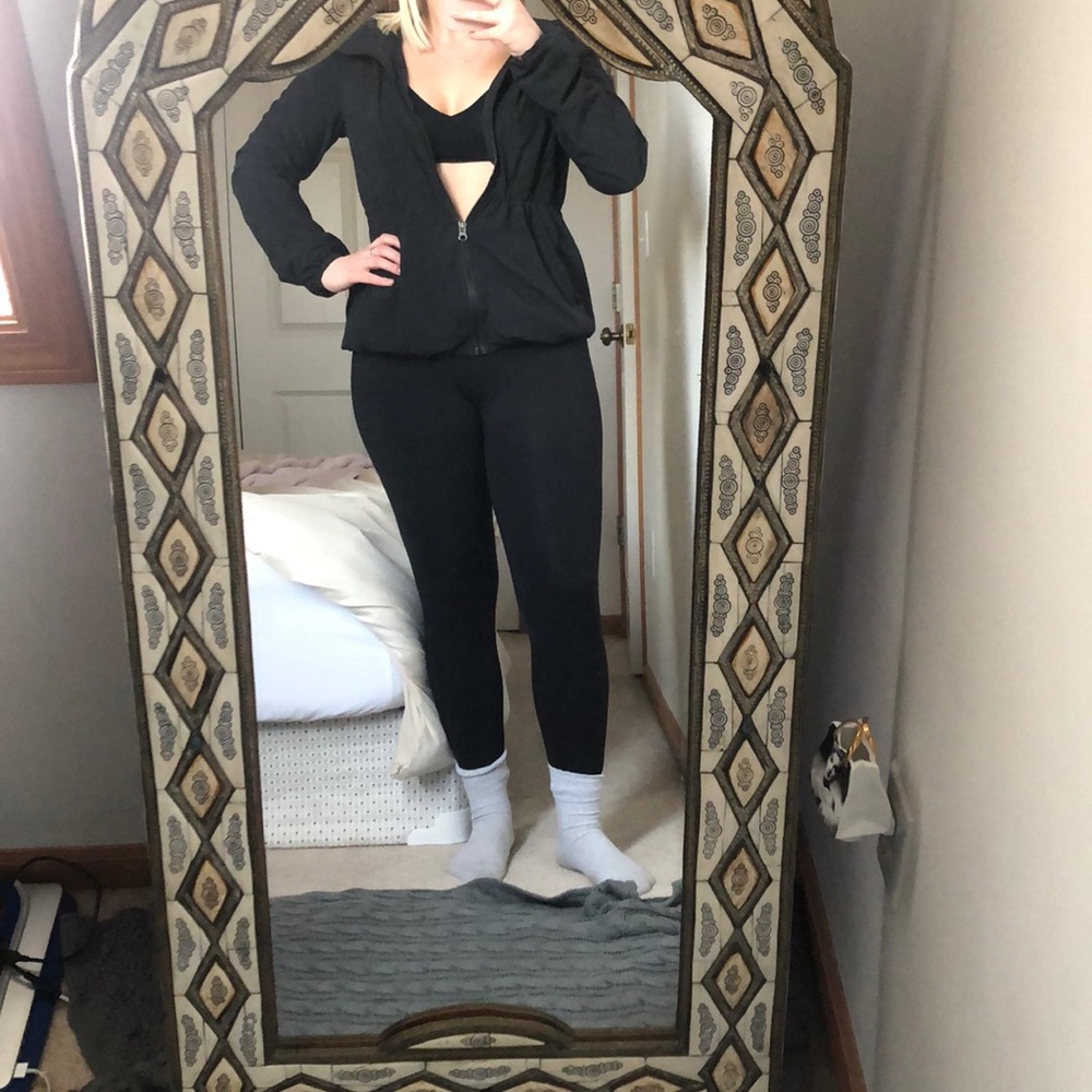 Lululemon Rain Jacket Size 4 - Picture 13 of 16